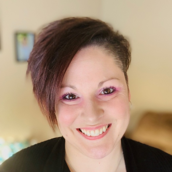 Meet your Posher, Shawna - Picture 1 of 1